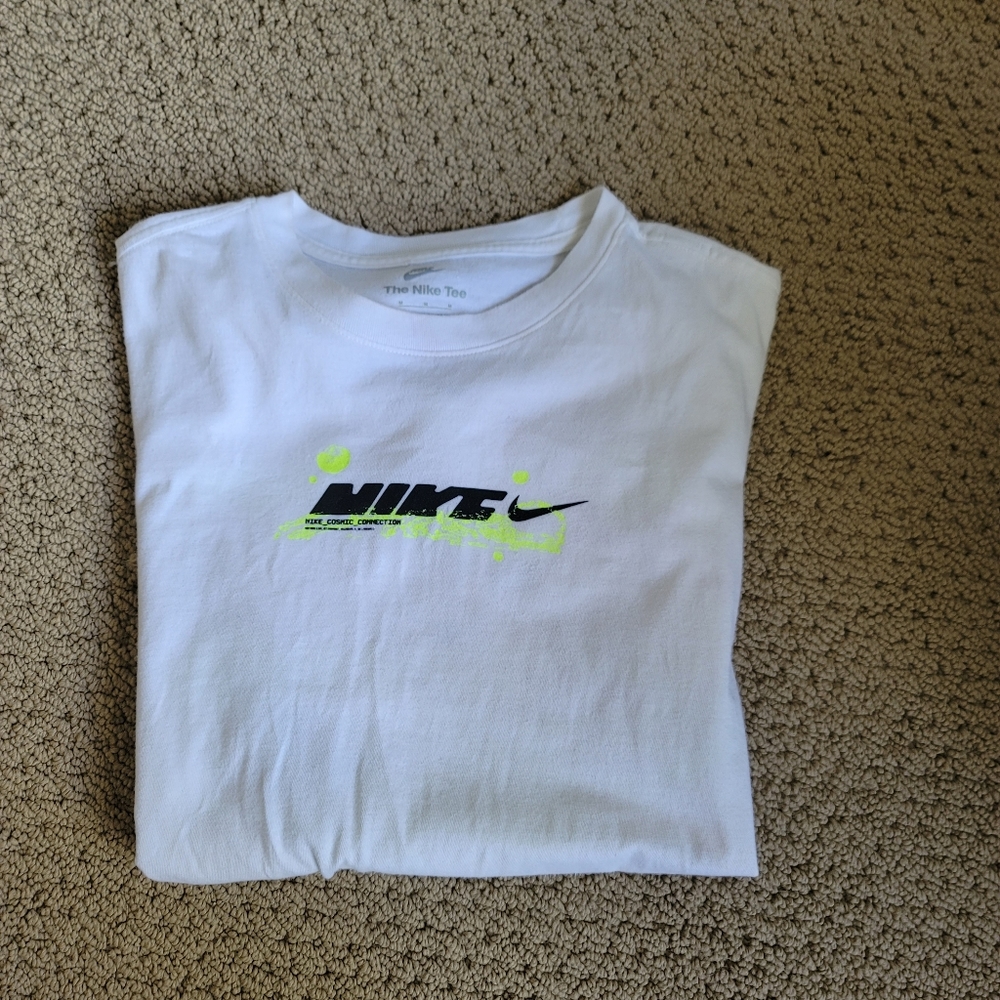 Mens Nike t shirt